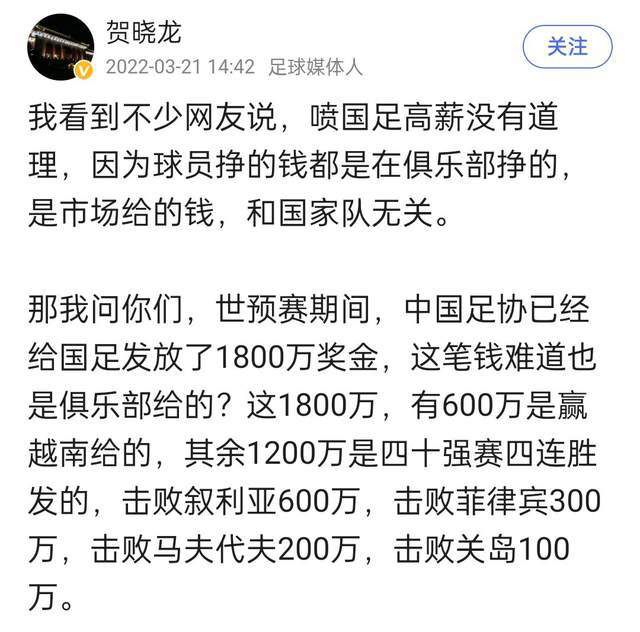 此前，史泰龙曾发布了一张《最后的血》片场照，他所扮演的兰博穿着牛仔裤、带着牛仔帽，在树林中穿梭